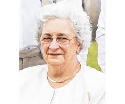 Shelby Curtis's Instagram, Twitter & Facebook