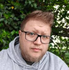 Looking for uk people to play with 🙂