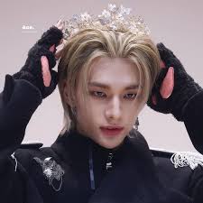 I got this picture from jjam performance🙃 my hyunjin is looking soo  handsome i give him 100000000/100000000 what about  you😘❤❤❤#StrayKids#hyunjinskz#hynjin  #fyp#kpopidol#highlightseveryonefollowers2024