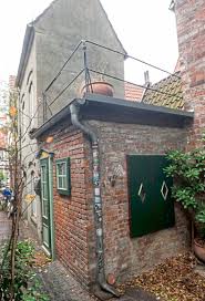 Der israelische architekt hagai nagar hat das kleinste haus der welt entworfen. Bremen Schnoorviertel Kleinstes Haus 7 Quadratmeter Romantik Fur 77777 Euro Regional Bild De