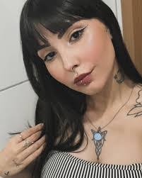 Amanda Lara's Instagram, Twitter & Facebook