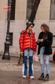 Comment Porter Un Bob Des Idees A Copier Pour Etre Tendance Comment Porter Look Decontracte Mode Annees 90