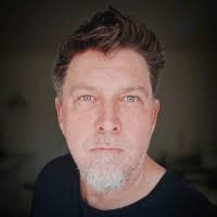 9500+ profilů „Dave“