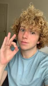 Hilarious Pigeon and Chicken Encounter in the City