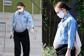 Rooney mara's maternal grandfather, timothy james tim rooney, has run yonkers raceway & empire city casino in yonkers, new york since 1972. Rooney Mara Soon The Arrival Of Her First Baby With Joaquin Phoenix World Today News