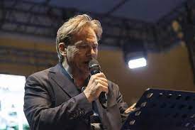 Born in rome, pretty active on stage, after several small film roles scarpati had his breakout role in 1991 as marco, the main character in. Giulio Scarpati Siamo Incapaci Di Vedere La Bellezza Che Ci Circonda