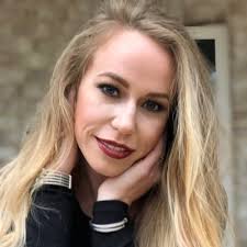 Laura Ashley Eagan (@lauraashleylife)