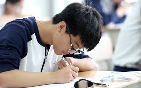 Orang tuany pun memantau dengan siapa bayu bergaul di sekolah maupun. 7 Peraturan Sekolah Unik Dan Aneh Di Luar Negeri Blog Unik