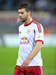 3 kasım 1991), rb leipzig'de sol bek olarak forma giyen alman futbolcudur.1. Interview Mit Einem Gelauterten Rb Leipzigs Anthony Jung Lvz Leipziger Volkszeitung