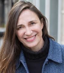 Anneke Lucas's Instagram, Twitter & Facebook