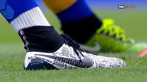 Ole gunnar solskjær has revealed manchester united are in an 'open dialogue' with paul pogba. Paul Pogba Enthullt Einzigartige Weisse Nike Magista Obra Fussballschuhe Nur Fussball