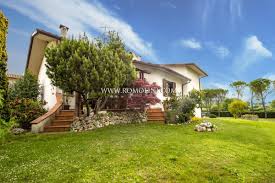 Annunci da privato a privato e di agenzie immobiliari. Casa Indipendente Con Giardino In Vendita San Giustino Umbria