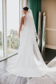 Elegant Modern Wedding With Emerald Color Palette In Miami Inside Weddings Elegant Modern Wedding Wedding Modern Wedding