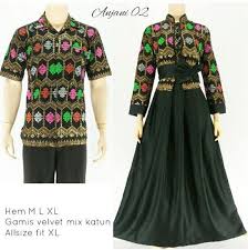 80 model baju batik terbaru 2020 nah, pada kesempatan kali ini kami akan memberikan beberapa inspirasi varian gaya model. 30 Model Baju Batik Couple Kombinasi Masa Kini 2021