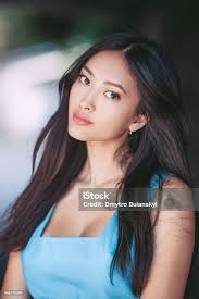 Potret Wanita Asia Yang Menarik Foto Stok