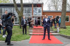 He is best known as part of the duo joko & klaas, alongside joko winterscheidt. Autogramme Und Trophaen Beim Presseempfang News Grimme Preis