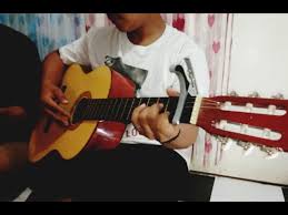 F#m namoni anri d pada bulu sengeremmu e tekku elo tona a massenge rialemu f#m bennengnge kasi d uturusi peddiku e mettani kapang a ulenyye rilinoe d nataro peddiku e. Chord Kunci Gitar Camming Maddenne