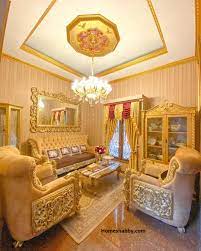 Dalam mendesain ruang tamu mewah dan elegan, kamu harus memperhatikan setiap elemen yang ada seperti lantai, tembok dan plafon. 7 Desain Plafon Ruang Tamu Elemen Interior Yang Menarik Dan Impresif Homeshabby Com Design Home Plans Home Decorating And Interior Design