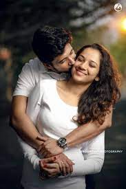 Picturesque Outdoor Couple Portraits We Love Romantic Couples Photography Couple Photography Poses Photo Poses For Couples