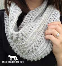 Enjoy a wide range of free knitting and crochet patterns to help you transform your yarn stash into cosy cardigans, charming children's toys and chic home decorations. Free Crochet Katniss Cowl Pattern Thefriendlyredfox Com