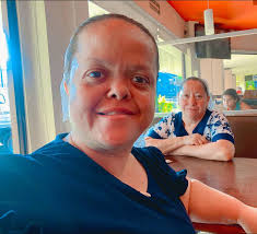 Que bellas son las perlas… pero que doloroso es el proceso. Se forman  dentro de la ostra, cuando una piedra entra en el cuerpo de la ostra. En  respuesta a esta irritación,