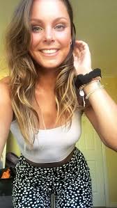 Personal trainer half-blinded after she got a bacterial infection from her  dirty make-up bag