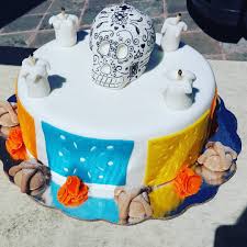 Cake Box On Instagram Pastel Dia De Muertos Pastel De Vainilla Con Trocitos De Pina Diadelosmuertos Diademuertos Calavera S Cake Birthday Cake Desserts