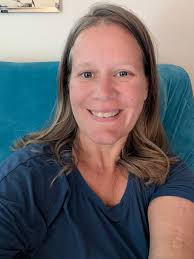 Hey! I am Jen, a middle school  teacher/mom/stepmom/PhD/wife/writer/unathletic basketball fan/40-something  who would love to engage with creators like me. I am not asking for 5,000  followers who aren't interested in my content;