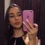 Larissa Botti's Instagram, Twitter & Facebook