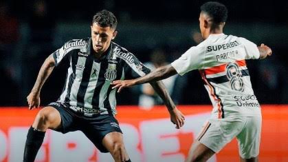 Gabigol brilha, e Santos vence o S&atilde;o Paulo em jogo atrasado do Brasileir&atilde;o | CNN Brasil