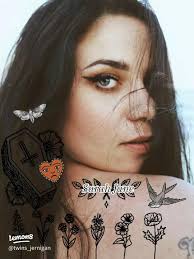 Identical Twins: Embracing Opposite Styles