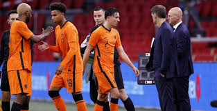 Steven berghuis (feyenoord), cody gakpo (psv), luuk de jong (sevilla), donyell malen (psv eindhoven), memphis depay (lyon) het nederlands elftal is voor de ek 2021 kwalificatie ingedeeld bij duitsland. Berghuis Gaat Voor Vaste Oranje Plek Beslissend Zoals Je Dat Bij Je Club Doet Voetbalprimeur Nl