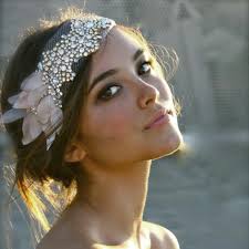 Met deze feestelijke haaraccessoires tover je je losse haar direct om tot een heuse partylook. 54 Sehr Interessante Haar Accessoires Archzine Net