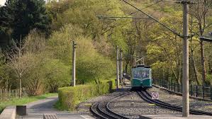 Paikat kuten drachenfelsbahn houkuttelevat matkalijoita königswinter kaupunkiin. Drachenfelsbahn Konigswinter Hans Rudolf Stoll Trains And Tramways Zuge Und Trams