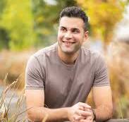 What to Wear in Your Dating Profile Pictures – A Complete Guide