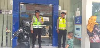 Nasabah dapat menghubungi bank bri melalui whatsapp seperti kabar yang telah disampaikan bri melalui akun sosial media. Pastikan Keamanan Polsek Pasongsongan Patroli Obvit Perbankan Hukum Ham Rri Sumenep