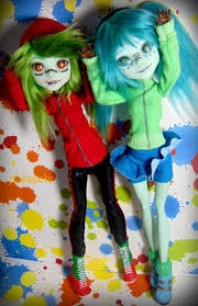 OOAK Matryoshka Miku and Gumi Dolls by PlushiePoke.deviantart.com on  @DeviantArt | Custom monster high dolls, Monster high dolls, Unique dolls