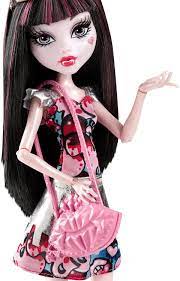 Amazon Com Monster High Boo York Boo York Frightseers Draculaura Doll Toys Games Monster High Monster High Doll Accessories Monster High Dolls
