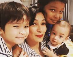 .jika ini kurang cocok silahkan pilih hasil yang ada dibawah ini. Terlalu Sayang Bagai Menatang Minyak Yang Penuh Ini 7 Selebriti Dipuji Jaga Anak Angkat Dengan Baik Soya Lemon