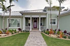 Exterior paint has to stand up to a whole lot of punishment, from rain to sun to snow to wind to mud and so much more. 23 Landscape Ideas To Have A Good Appeal For Front Yard Home Design Lover Florida Homes Exterior Home Exterior Makeover Ranch House Exterior