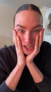 Emilie Doyle's Instagram, Twitter & Facebook