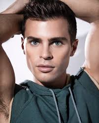 Love yourself in every era of your life it's not always going to be  rainbows and butterflies but you can always make your own shine ✨ 📸  @peterdbrownphoto