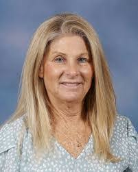 Suzanne Strain's Instagram, Twitter & Facebook