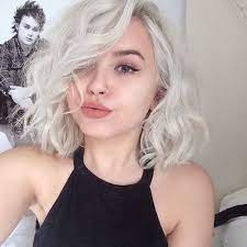 38 Super Cute Ways To Curl Your Bob Popular Haircuts For Women 2020 White Blonde Hair Hair Styles Short Hair Styles