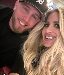 Tom's new girlfriend 😂😂