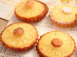 Les Tartelettes A L Ananas Sont De Petites Tartes Constituees D Un Fonds De Pate Brisee En 2020 Recettes De Cuisine Recette Dessert Rapide Recette Croissant Au Beurre