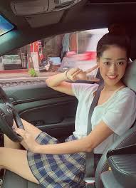 Khánh vân cũng từng giành giải miss áo dài nữ. Tan Hoa Háº­u Hoan VÅ© Viá»‡t Nam Nguyá»…n Tráº§n Khanh Van Giau Co Sá»'ng Sang Cháº£nh Cá»¡ Nao