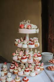 Bunte Diy Hochzeit Im Gut Schwarzerdhof Mit Espressobar The Little Wedding Corner Espresso Bar Hochzeitstorte Selber Machen Hochzeitstorte Ausgefallen