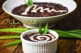 Bubur pulut hitam originated from indonesia, and has been fondly adopted as a local dessert in singapore and malaysia. Bubur Pulut Hitam Dan Tips Memasak Yang Pasti Jadi Buat Orang Lapo