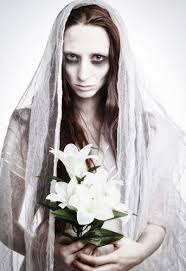 Here lies a poor distressed maid; Vestiti Di Halloween Sposa Cadavere Costume Fai Da Te Semplicissimo Leitv